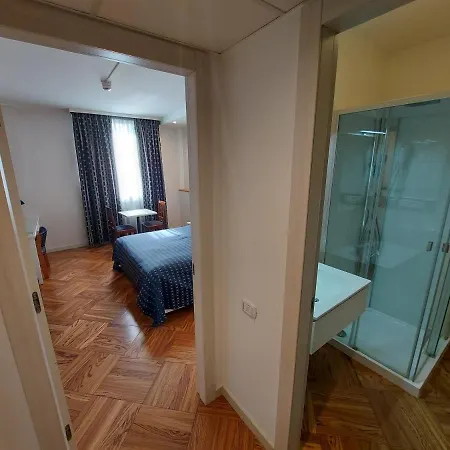 波斯塔77酒店 4*