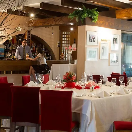 Posta 77 فندق 4*