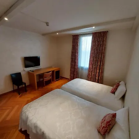 Hotel Posta 77