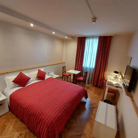 Hotel Posta 77